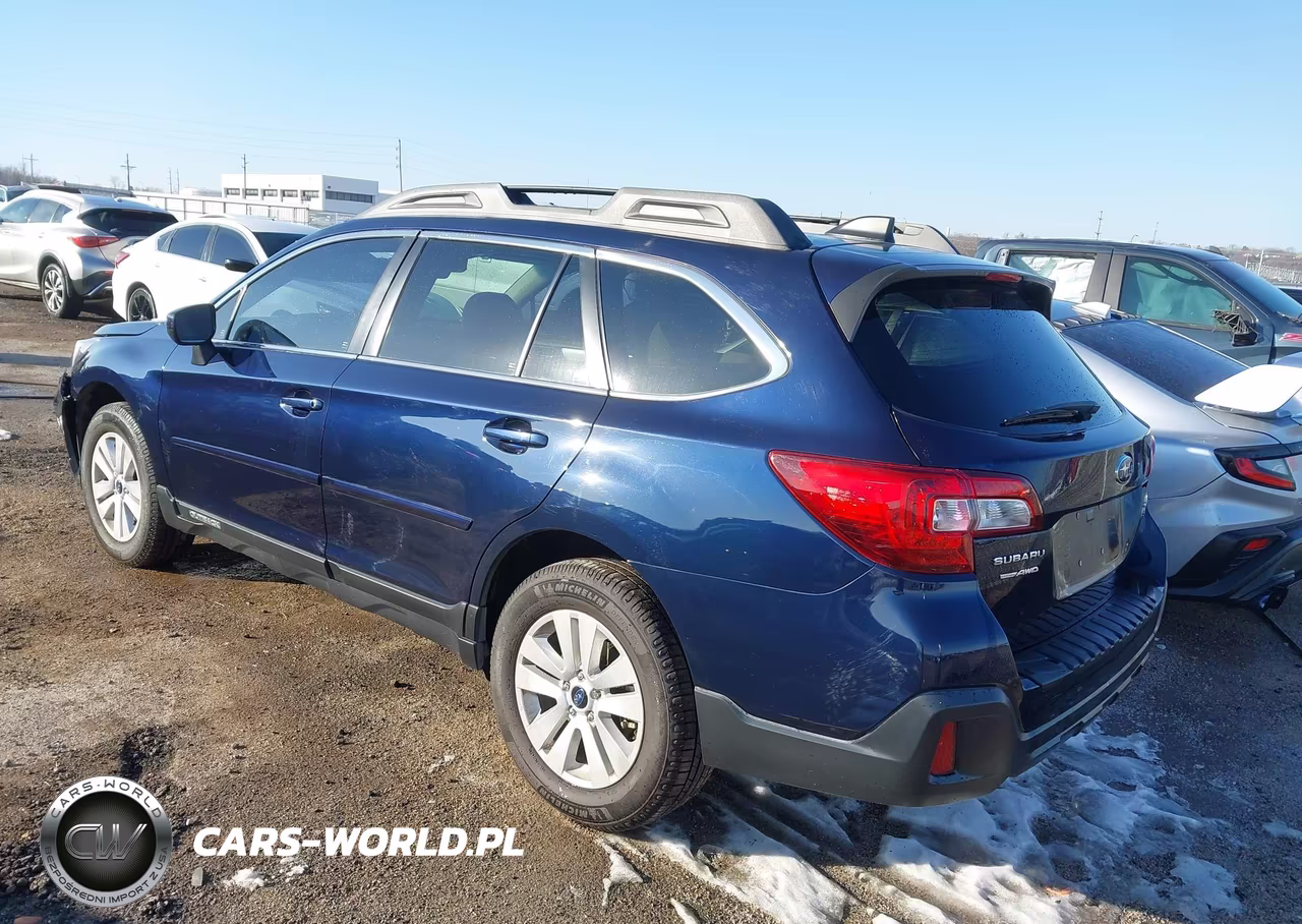 2018 Subaru Outback 2.5I Premium VIN:4S4BSACC1J3324178 - 3