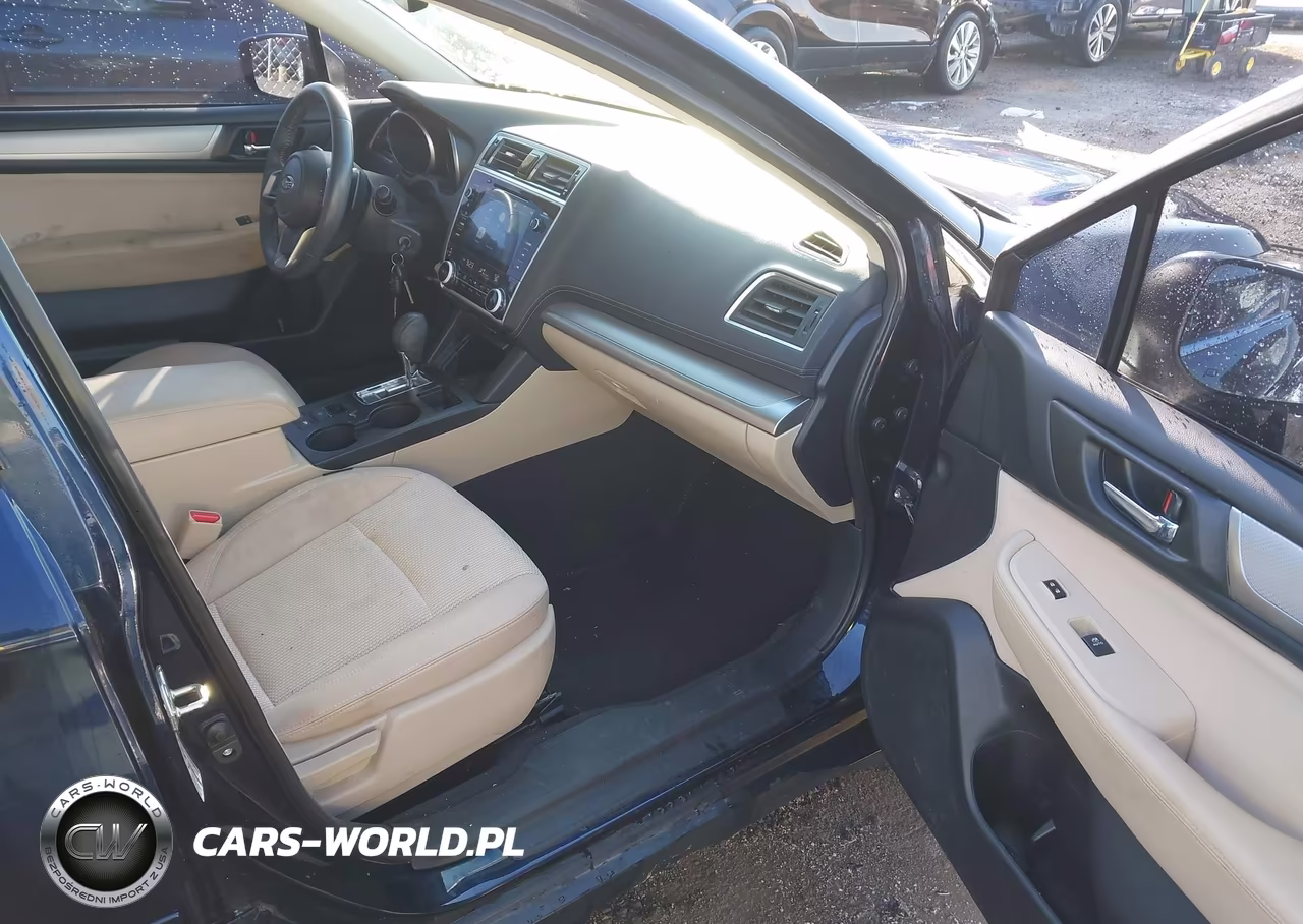 2018 Subaru Outback 2.5I Premium VIN:4S4BSACC1J3324178 - 5