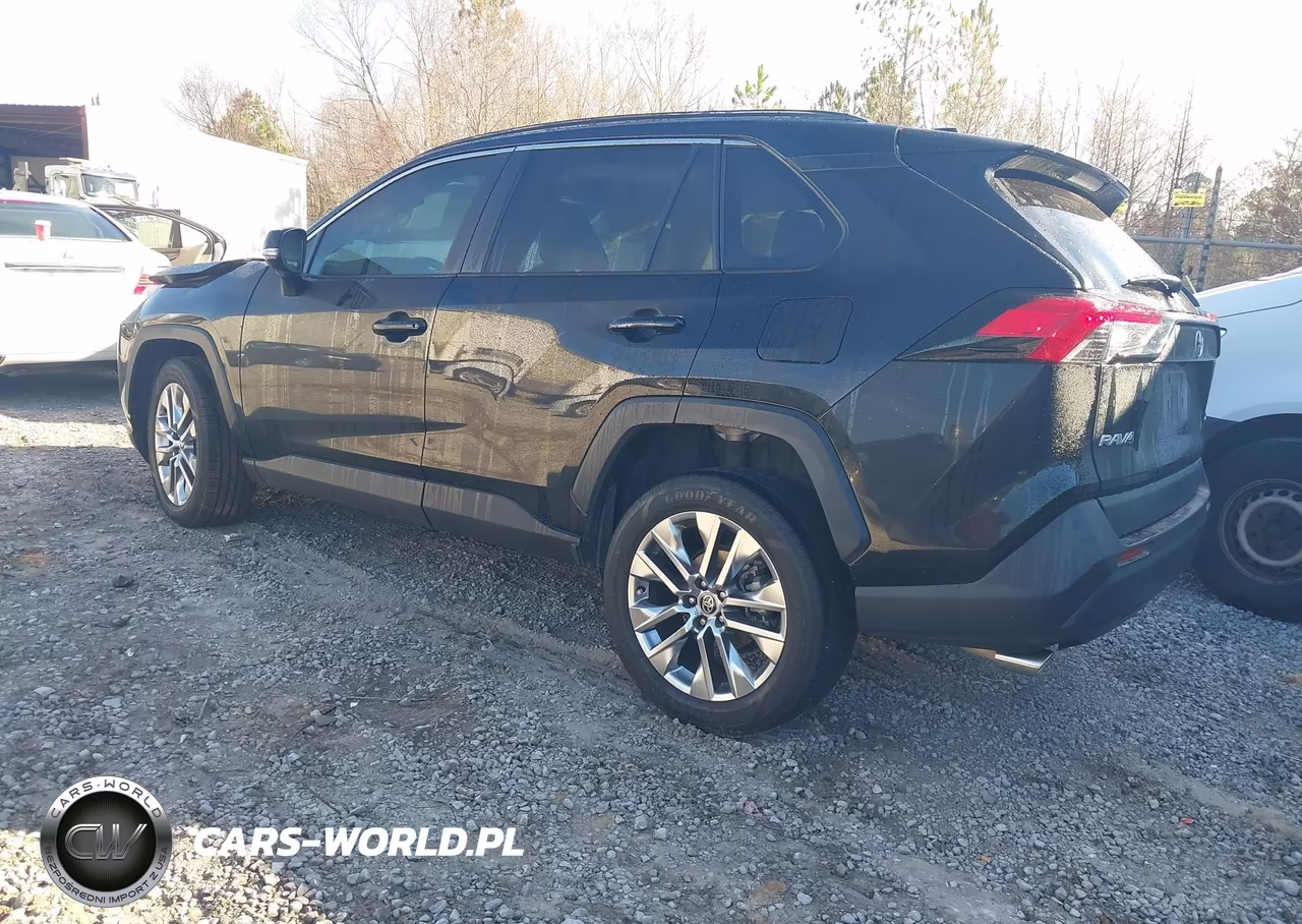 2021 Toyota Rav4 Xle Premium VIN:2T3C1RFVXMC140335 - 3