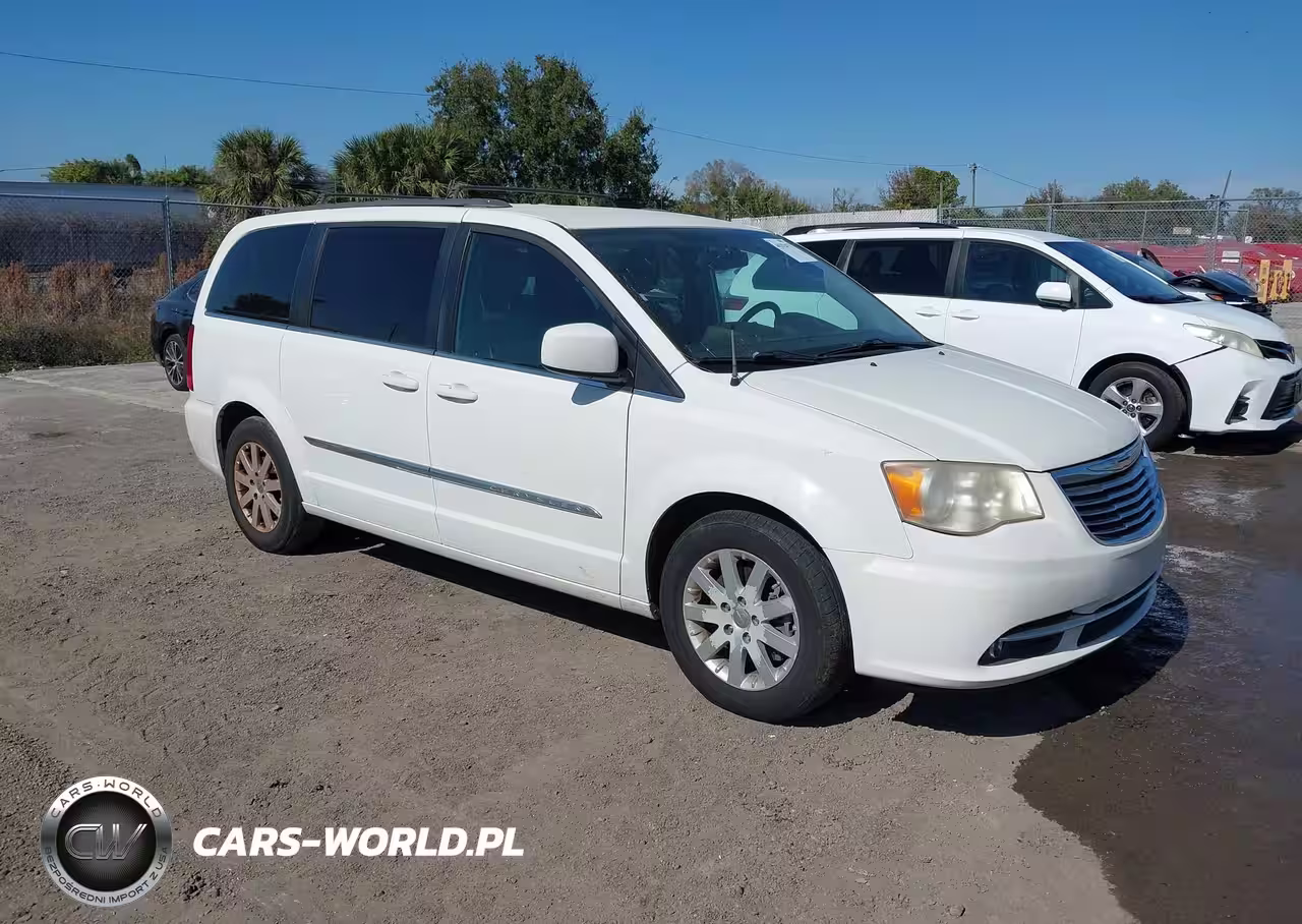 2013 Chrysler Town & Country Touring
