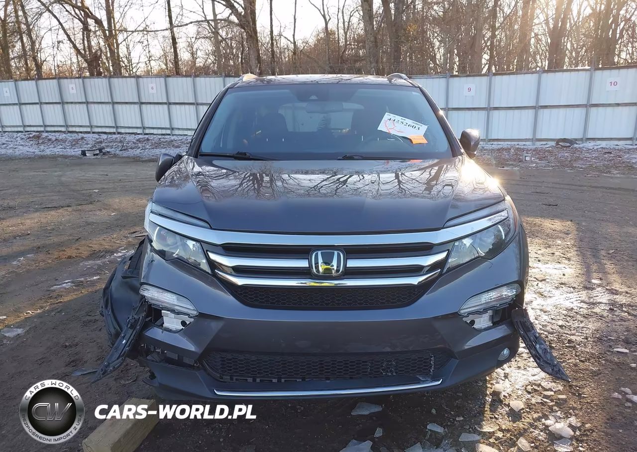 2017 Honda Pilot Touring VIN:5FNYF5H98HB044827 - 12