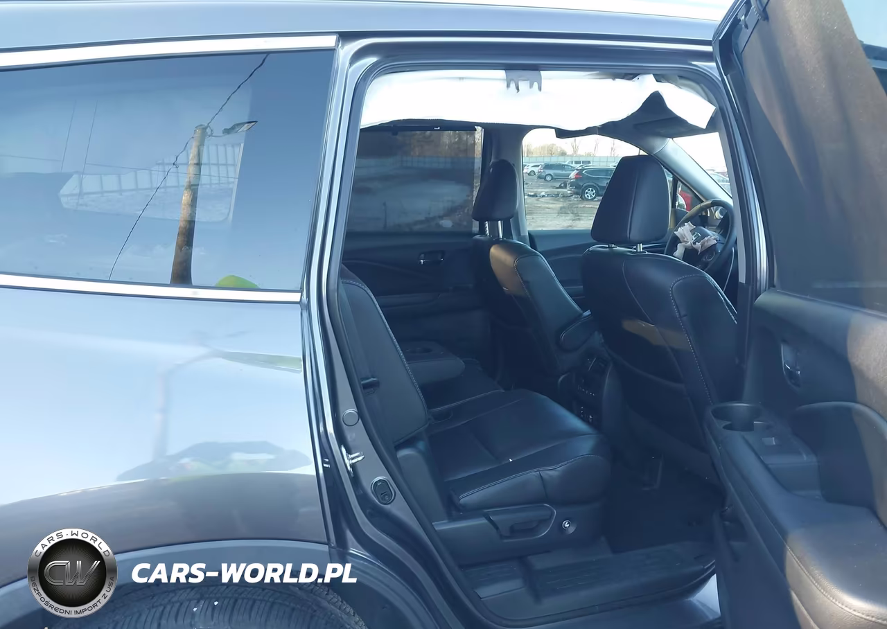 2017 Honda Pilot Touring VIN:5FNYF5H98HB044827 - 8