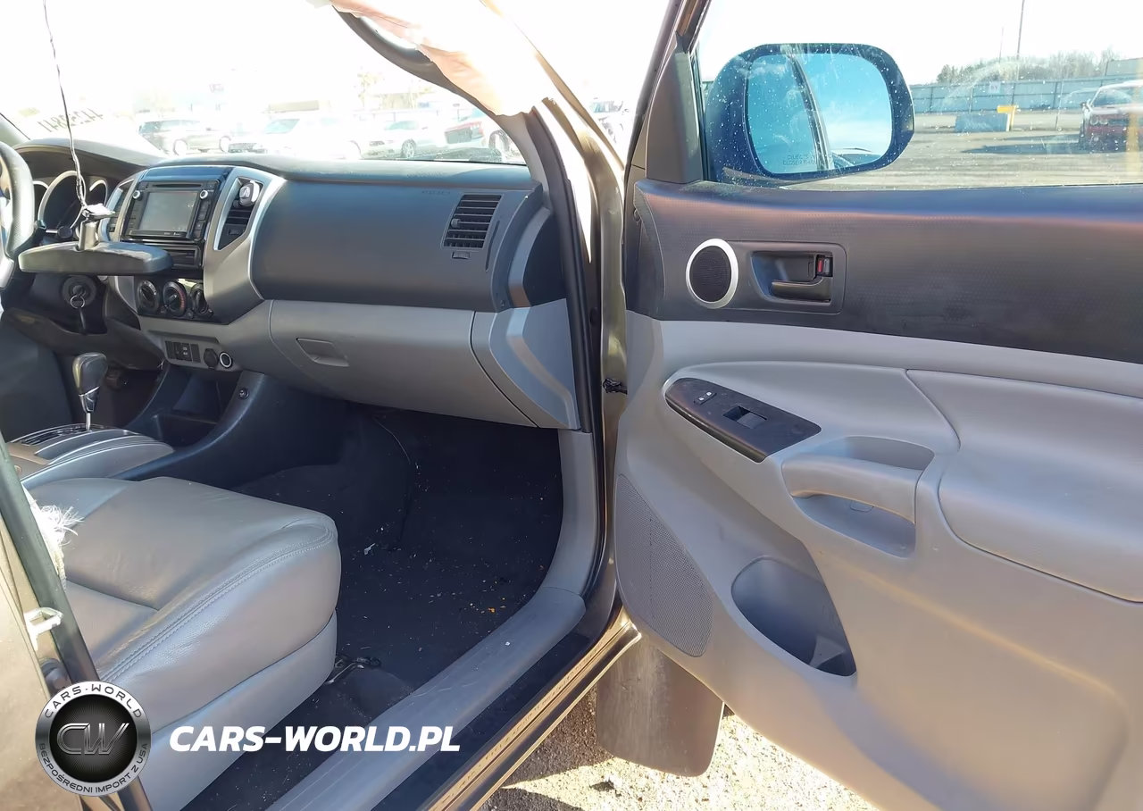 2015 Toyota Tacoma Base V6 VIN:3TMLU4EN5FM192440 - 5