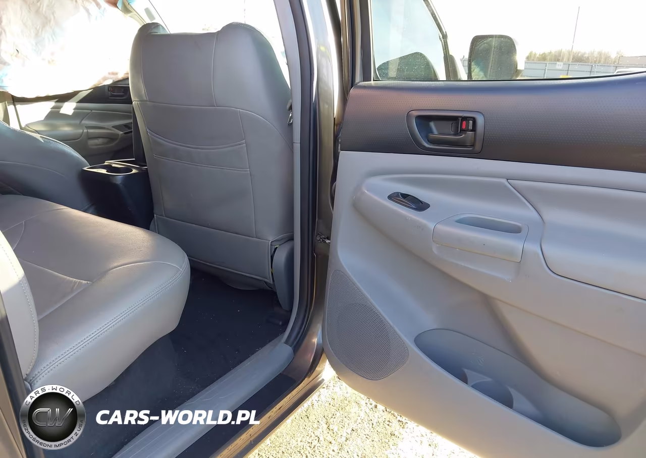 2015 Toyota Tacoma Base V6 VIN:3TMLU4EN5FM192440 - 8