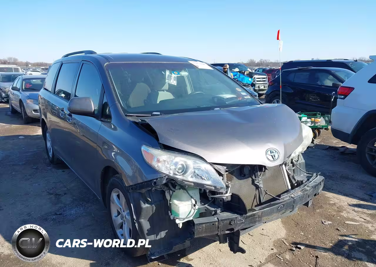 2017 Toyota Sienna Le 8 Passenger