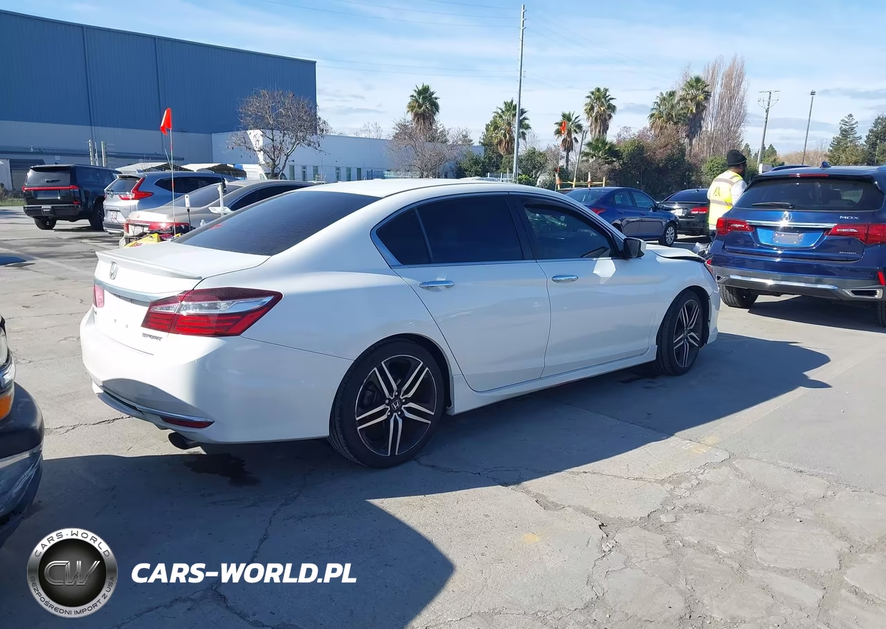 2016 Honda Accord Sport VIN:1HGCR2F58GA132270 - 4