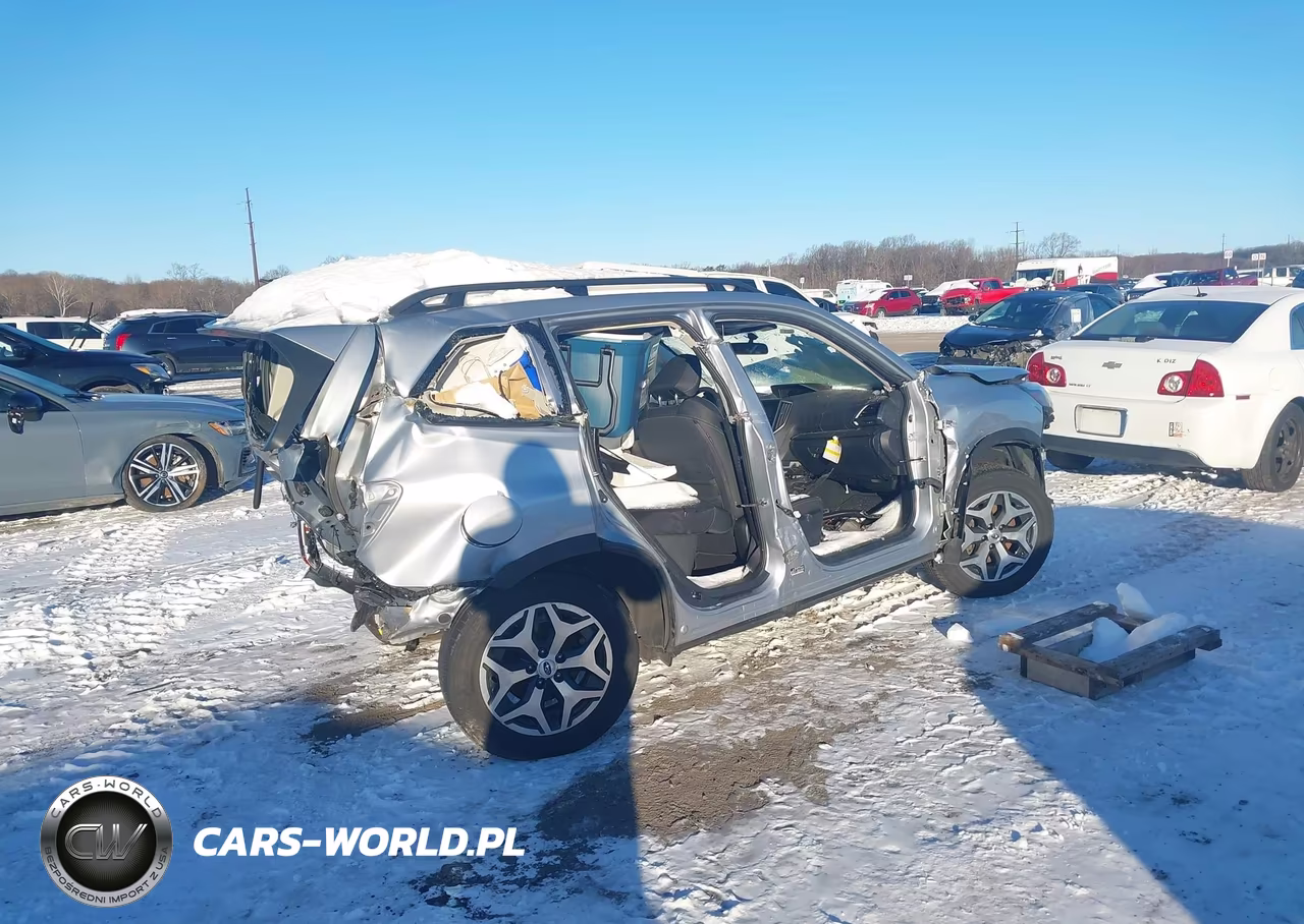 2022 Subaru Forester Premium VIN:JF2SKAEC9NH477144 - 4