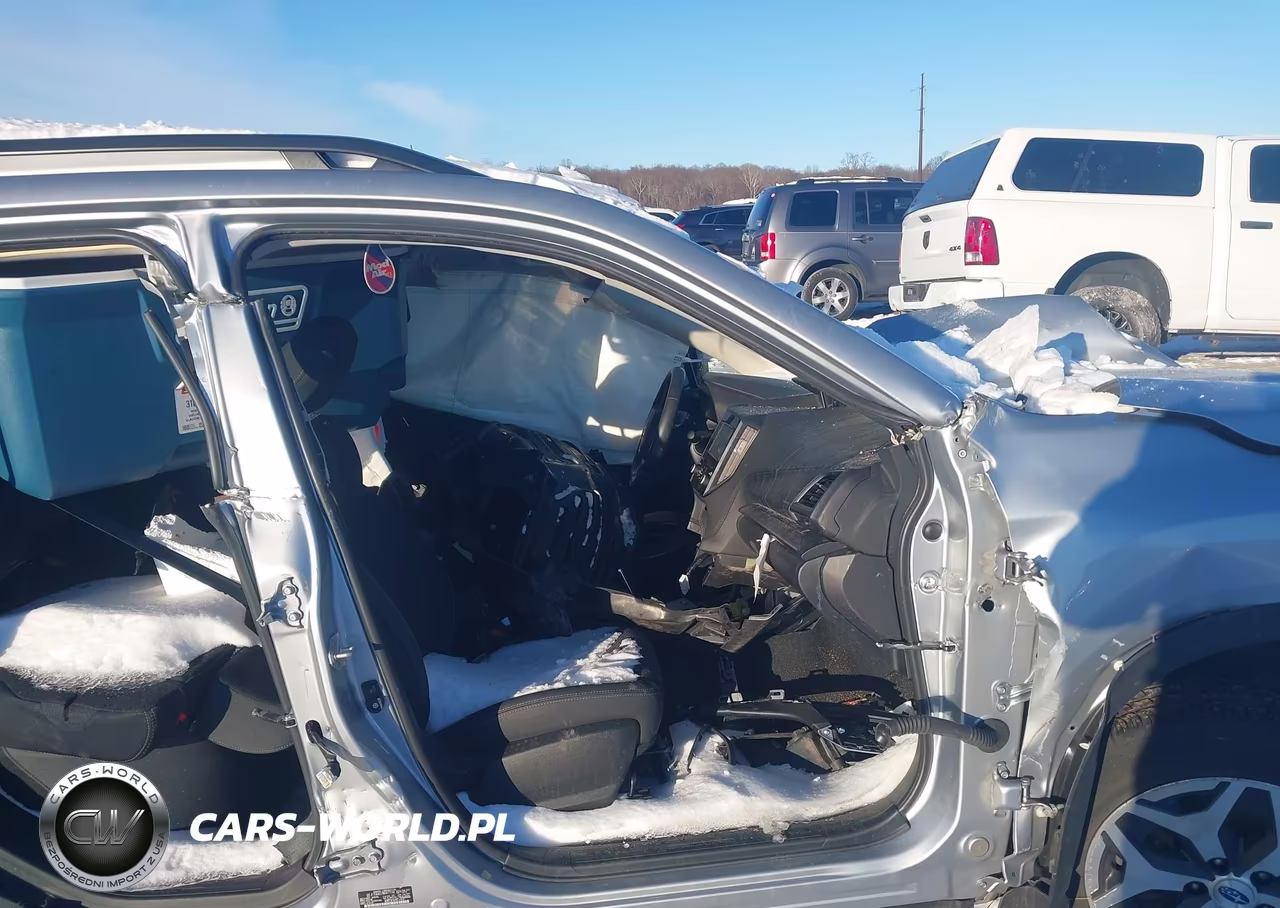 2022 Subaru Forester Premium VIN:JF2SKAEC9NH477144 - 5