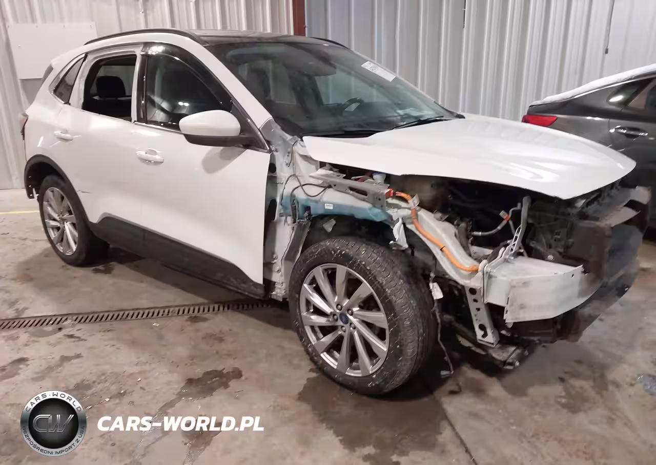 2021 Ford Escape Titanium Hybrid