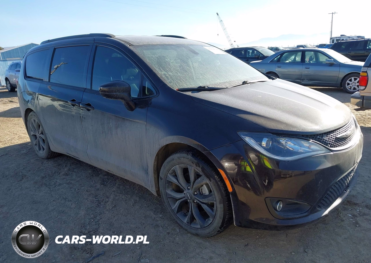 2018 Chrysler Pacifica Touring L Plus