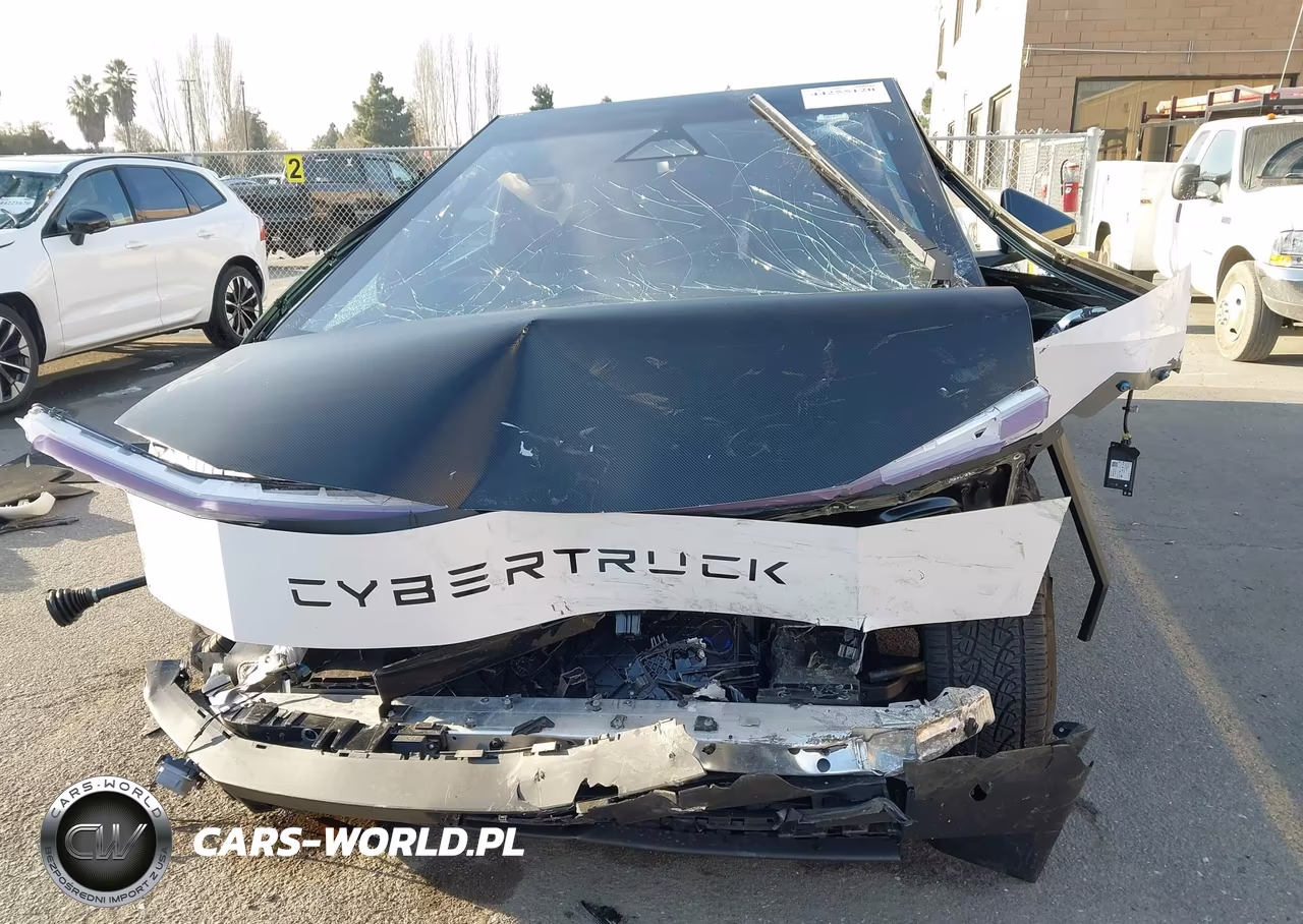 2025 Tesla Cybertruck VIN:7G2CEHED3SA067943 - 12