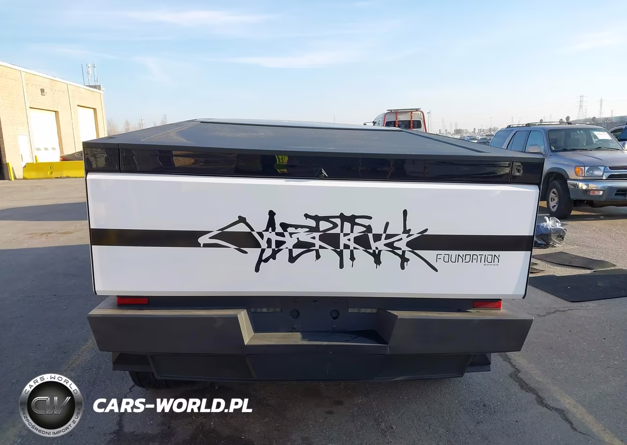 2025 Tesla Cybertruck VIN:7G2CEHED3SA067943 - 16