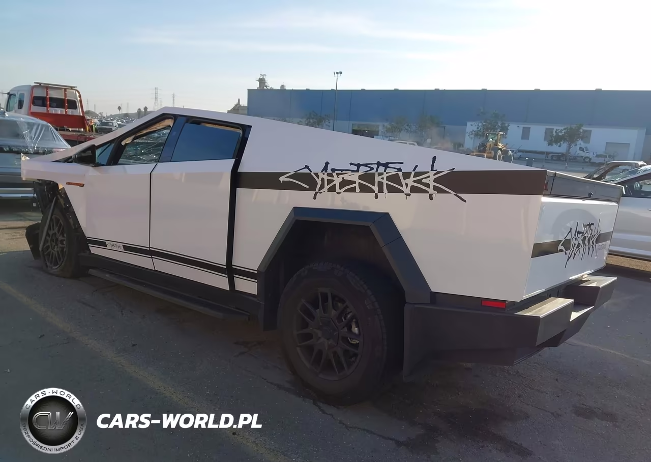 2025 Tesla Cybertruck VIN:7G2CEHED3SA067943 - 3