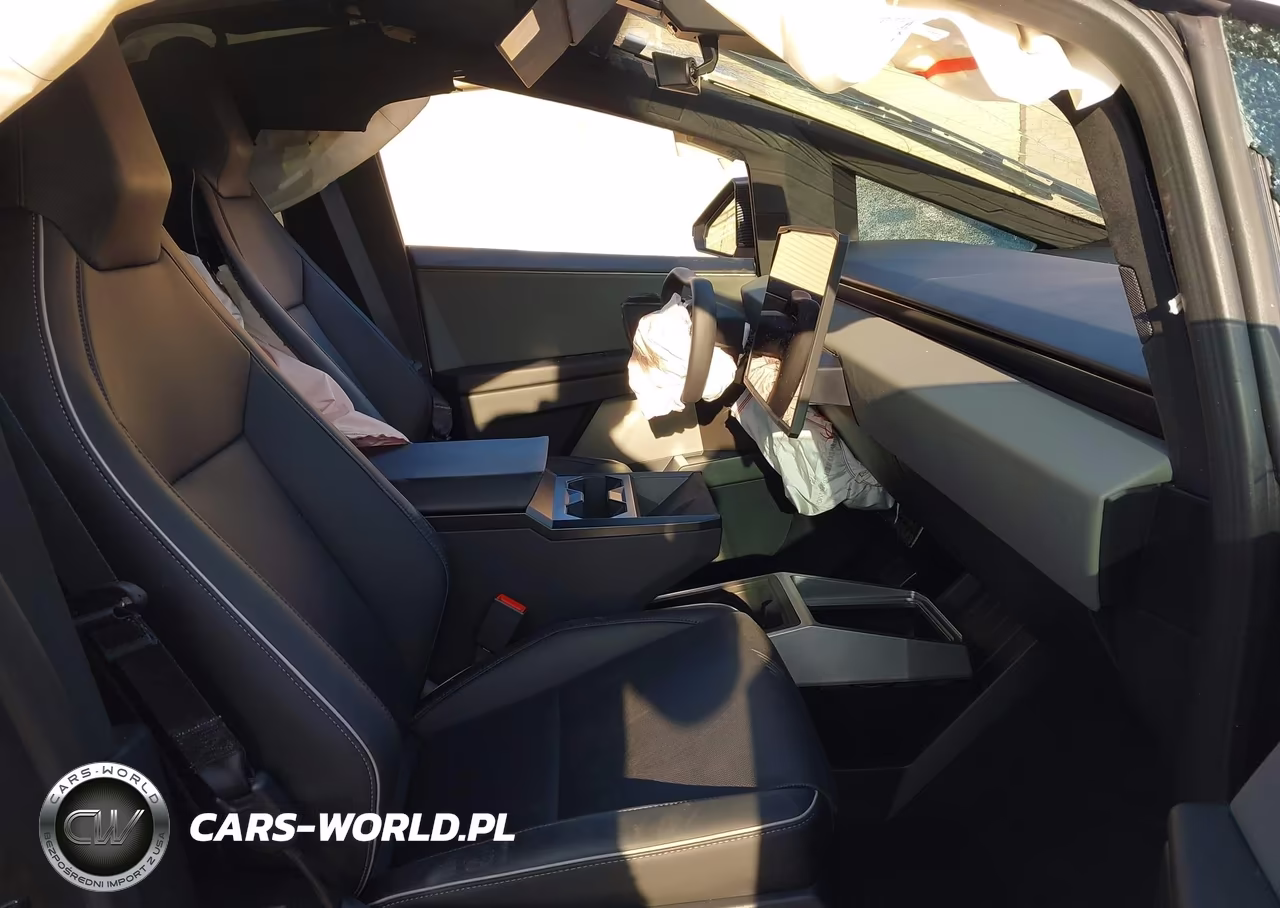 2025 Tesla Cybertruck VIN:7G2CEHED3SA067943 - 5