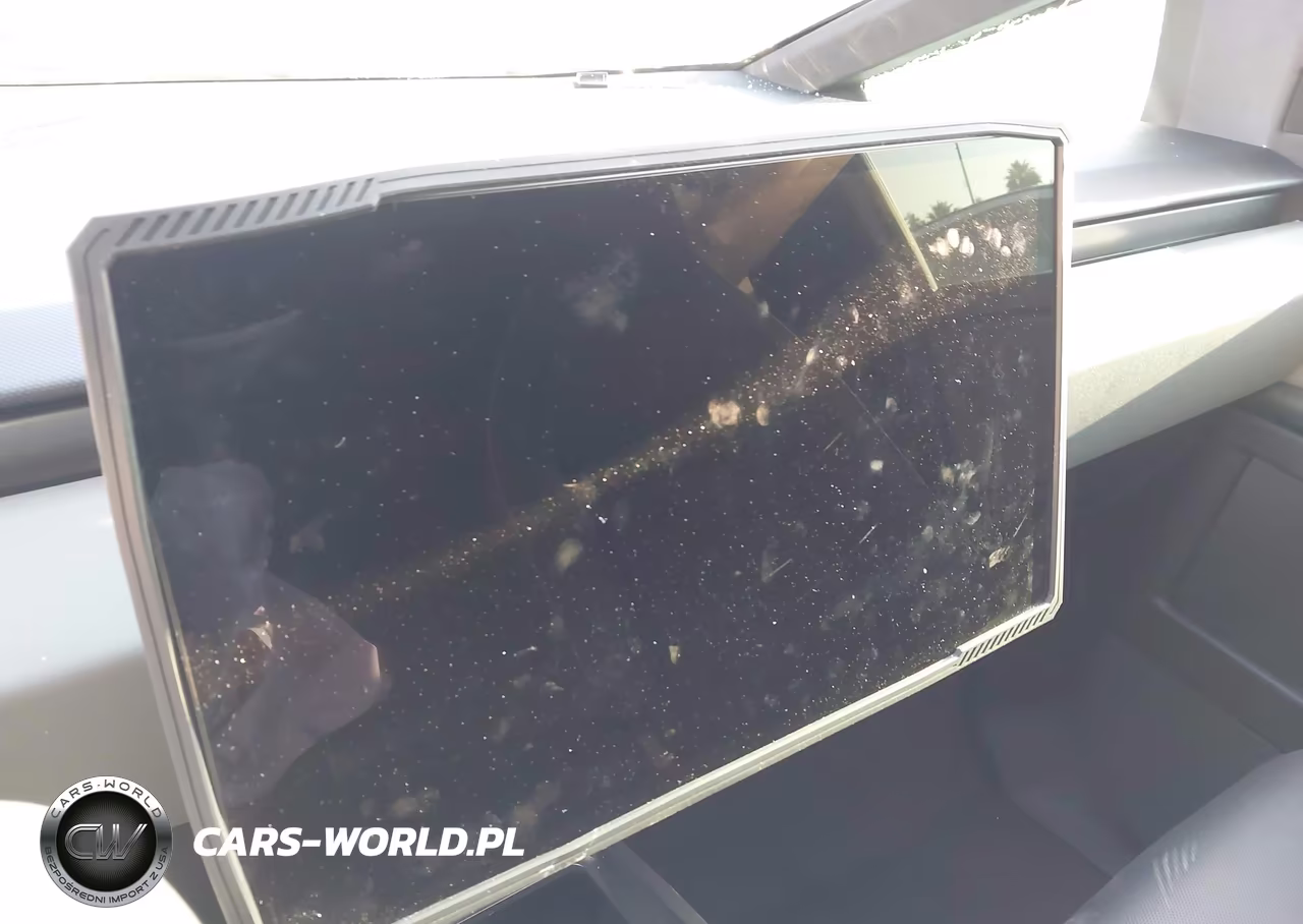 2025 Tesla Cybertruck VIN:7G2CEHED3SA067943 - 7