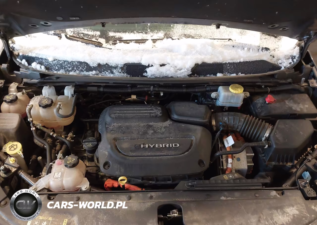 2021 Chrysler Pacifica Hybrid Limited VIN:2C4RC1S70MR590338 - 10