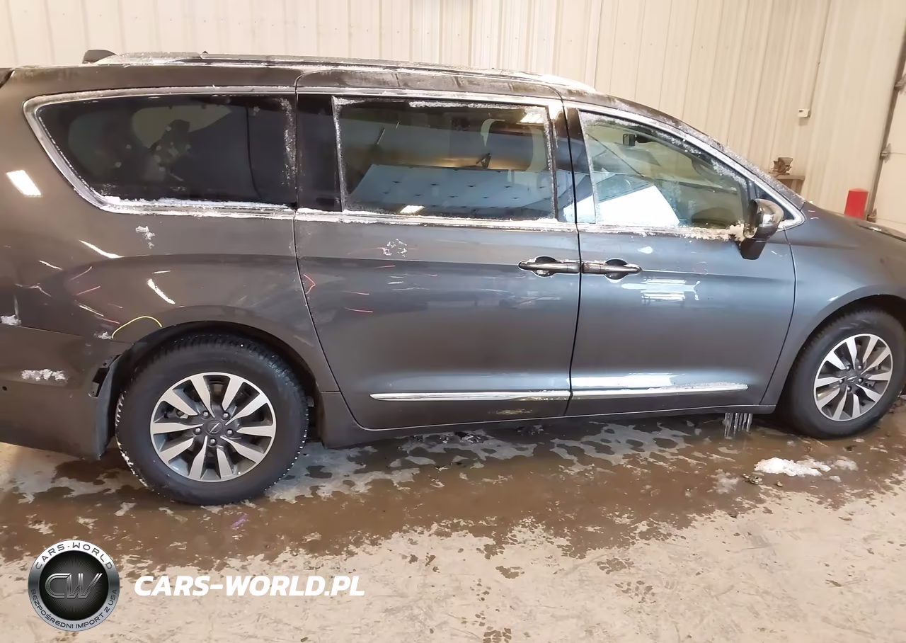 2021 Chrysler Pacifica Hybrid Limited VIN:2C4RC1S70MR590338 - 13