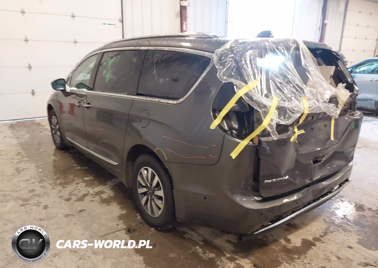 2021 Chrysler Pacifica Hybrid Limited VIN:2C4RC1S70MR590338 - 3