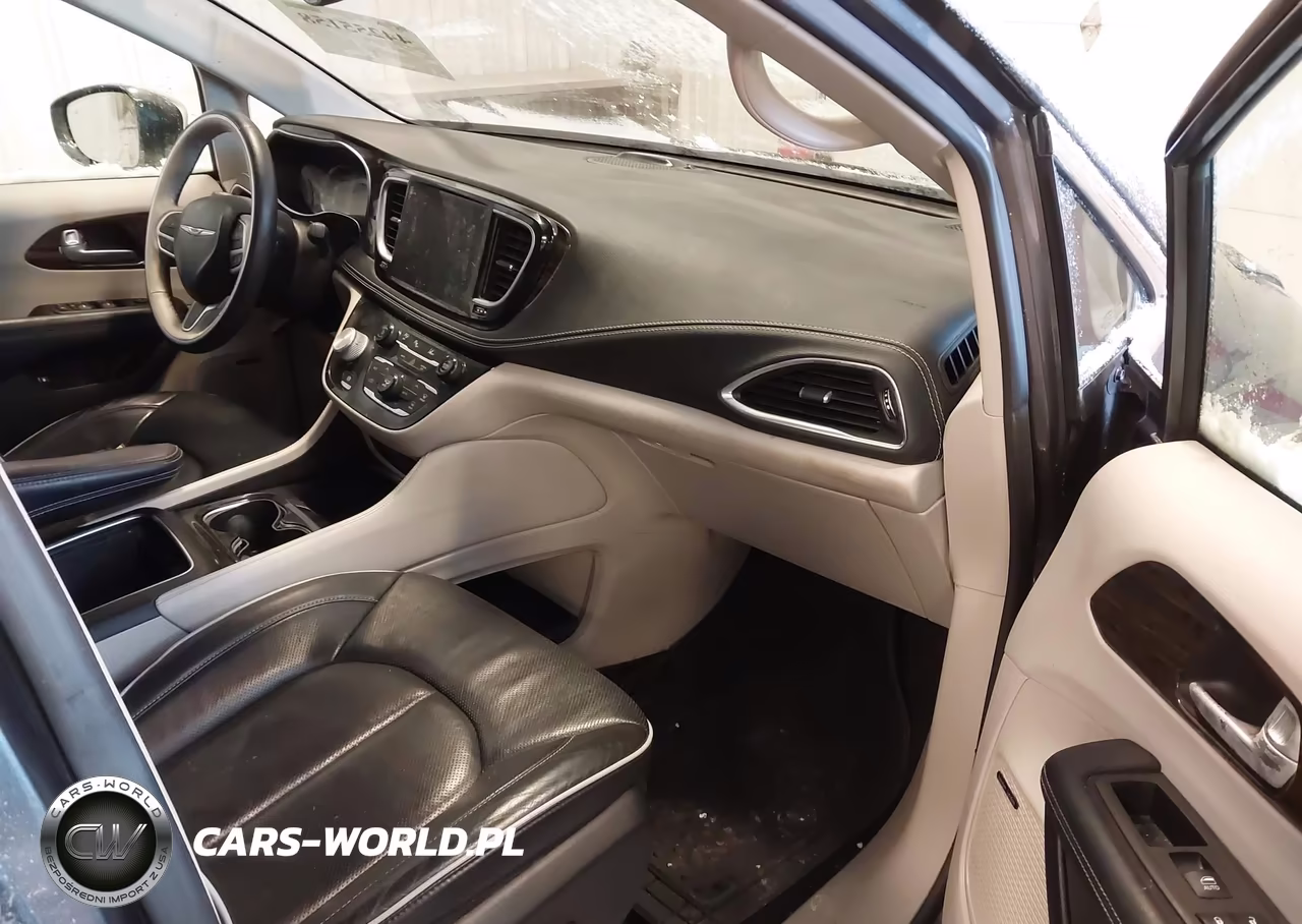 2021 Chrysler Pacifica Hybrid Limited VIN:2C4RC1S70MR590338 - 5