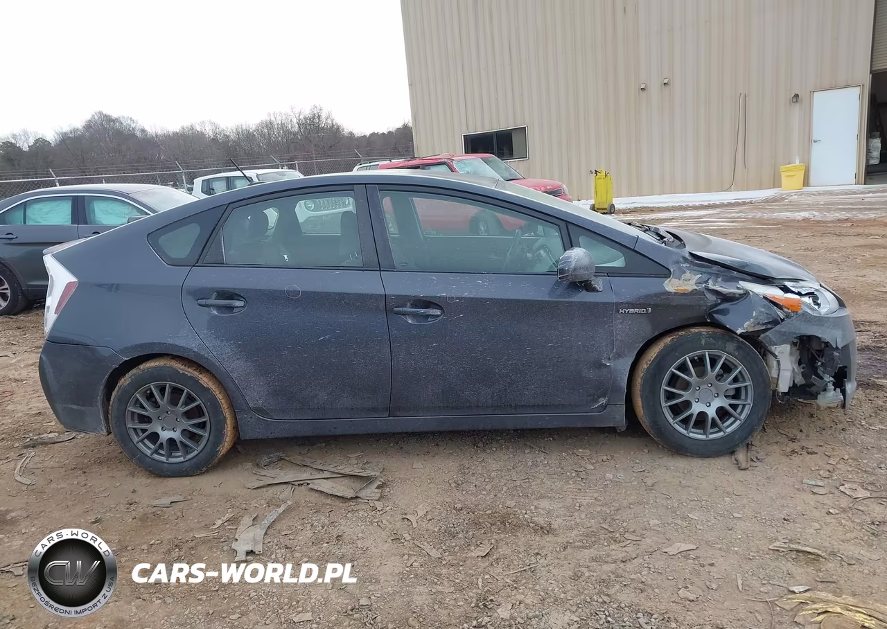 2011 Toyota Prius Three VIN:JTDKN3DUXB1369082 - 13