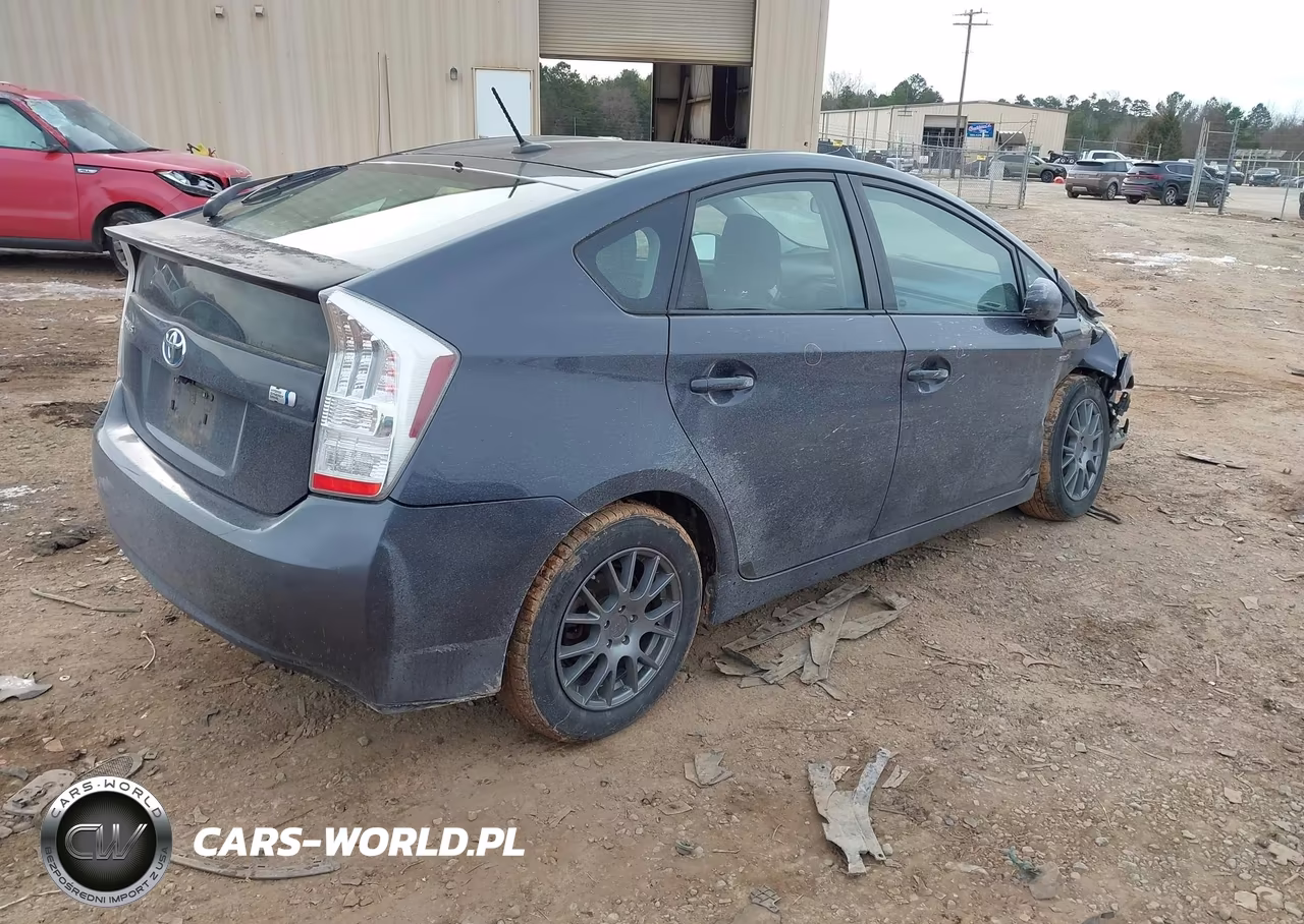 2011 Toyota Prius Three VIN:JTDKN3DUXB1369082 - 4
