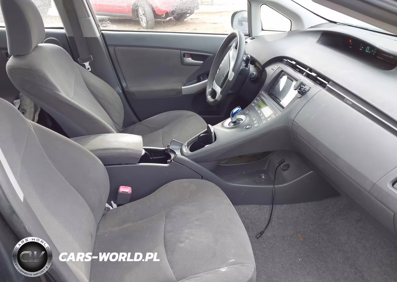 2011 Toyota Prius Three VIN:JTDKN3DUXB1369082 - 5