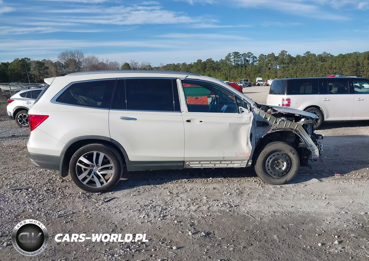2016 Honda Pilot Touring VIN:5FNYF5H96GB051385 - 14