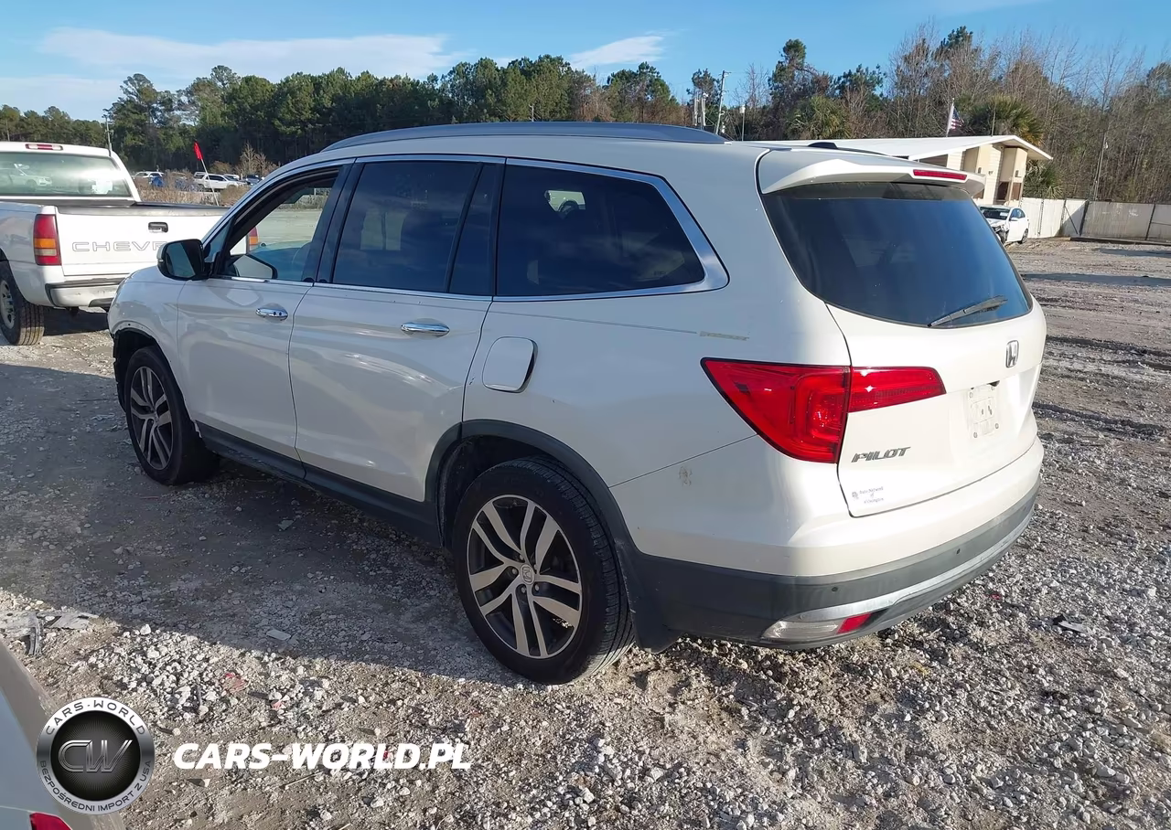 2016 Honda Pilot Touring VIN:5FNYF5H96GB051385 - 3