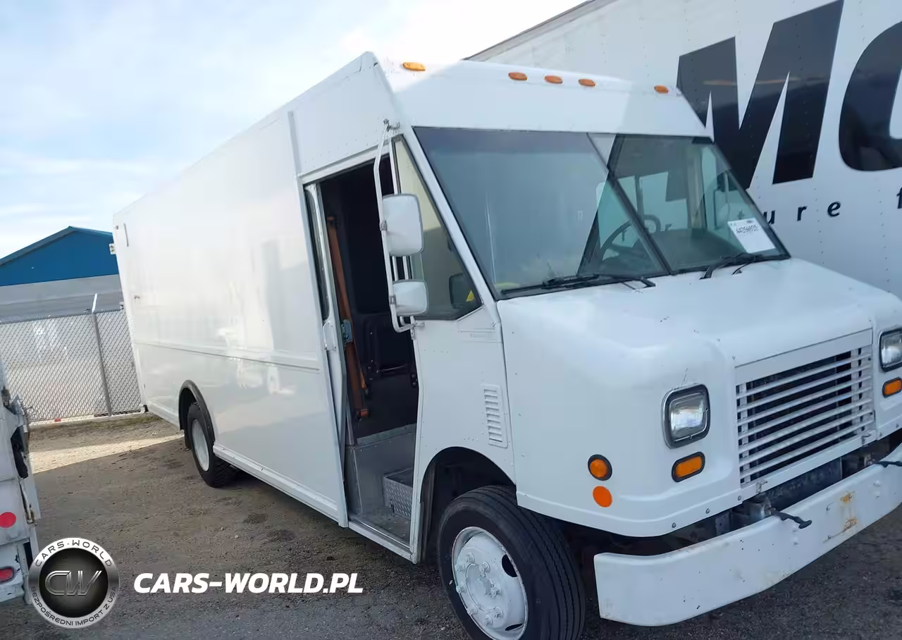 2005 Freightliner Chassis M Line Walk-In Van