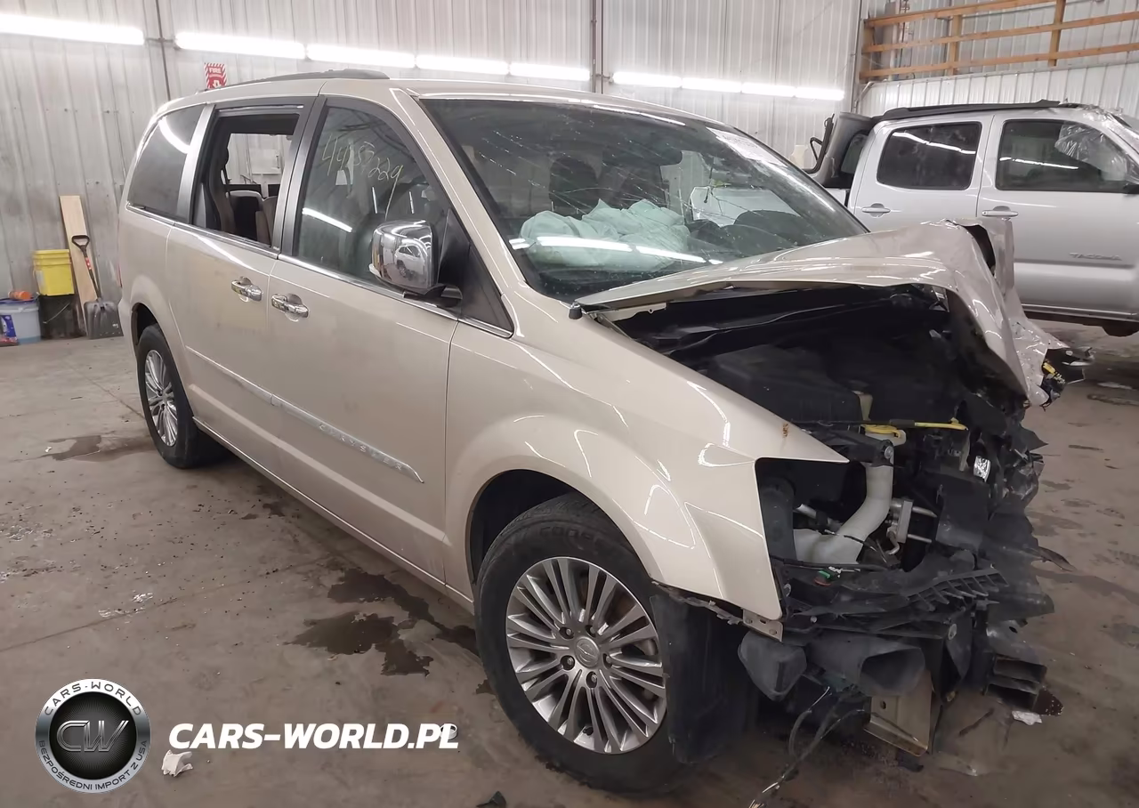 2014 Chrysler Town & Country Touring-L