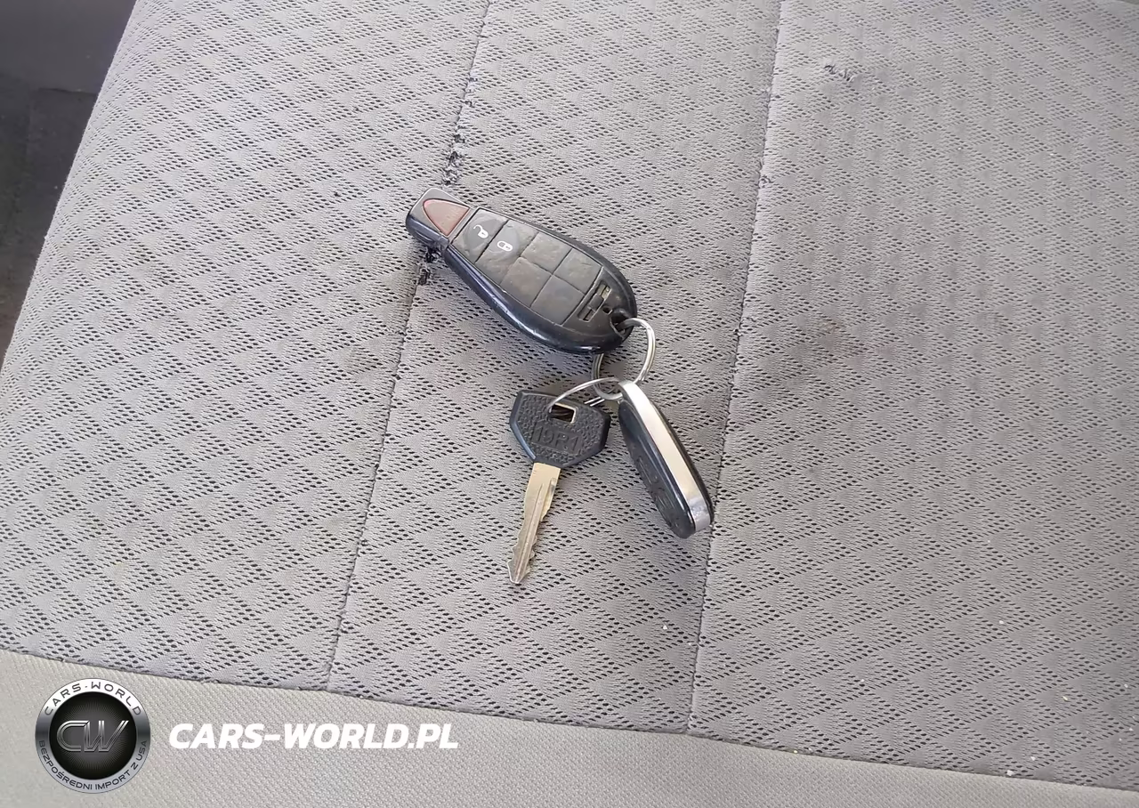 2008 Chrysler Town & Country Lx VIN:2A8HR44H08R722207 - 11