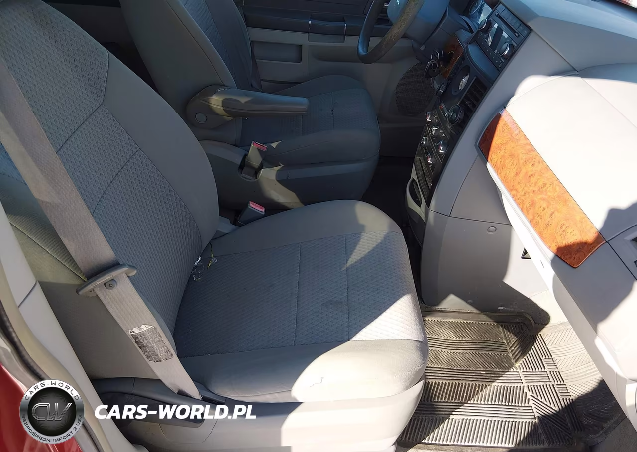 2008 Chrysler Town & Country Lx VIN:2A8HR44H08R722207 - 5