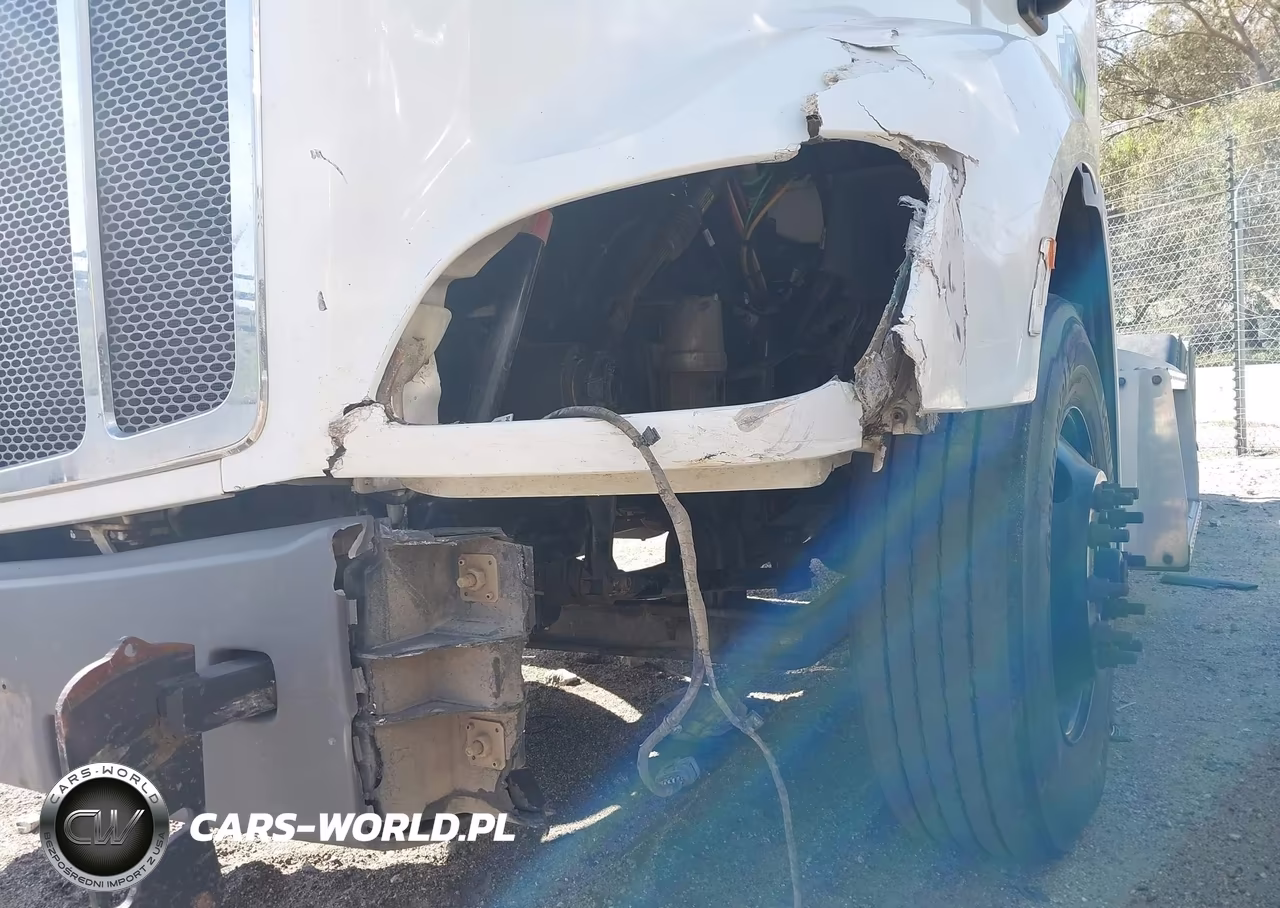 2018 Peterbilt 579 VIN:1XPBDP9X3JD441684 - 11