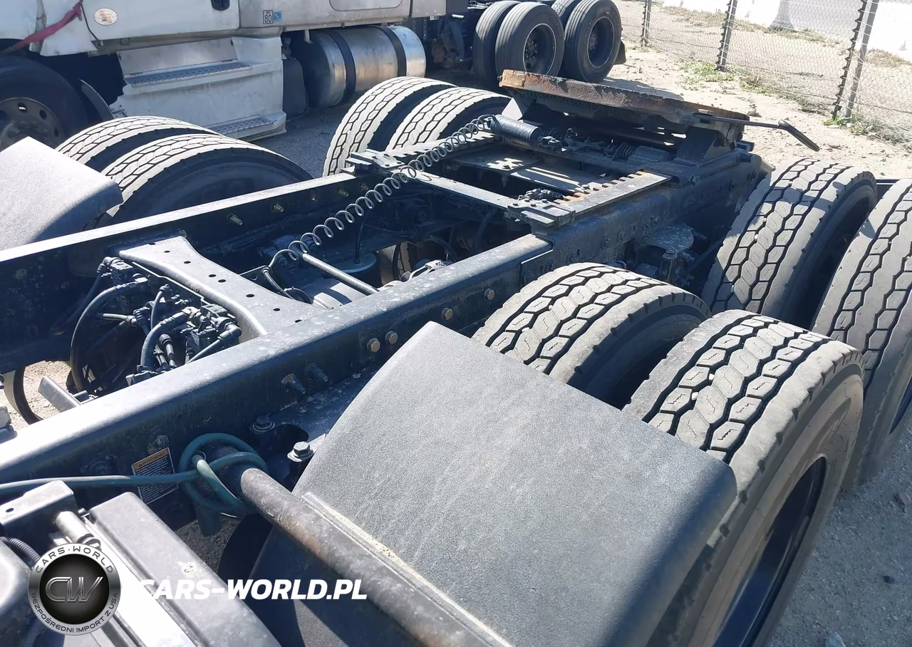 2018 Peterbilt 579 VIN:1XPBDP9X3JD441684 - 12