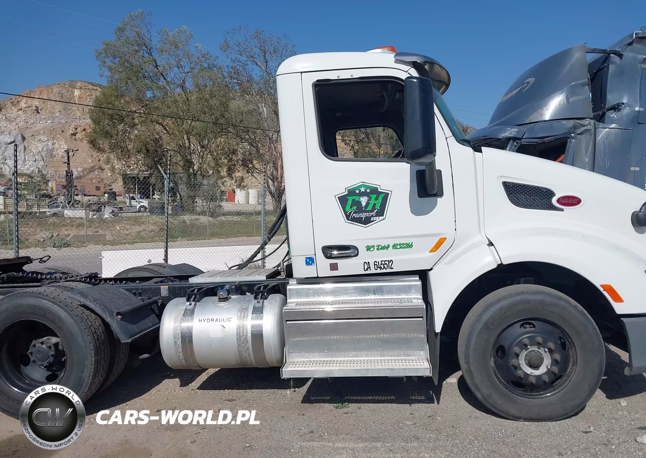 2018 Peterbilt 579 VIN:1XPBDP9X3JD441684 - 16