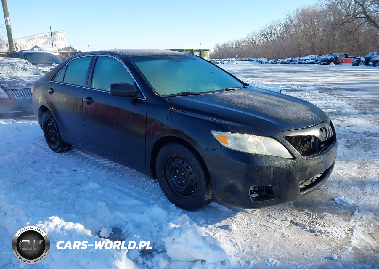 2011 Toyota Camry Le – zdjęcie 1 z 12