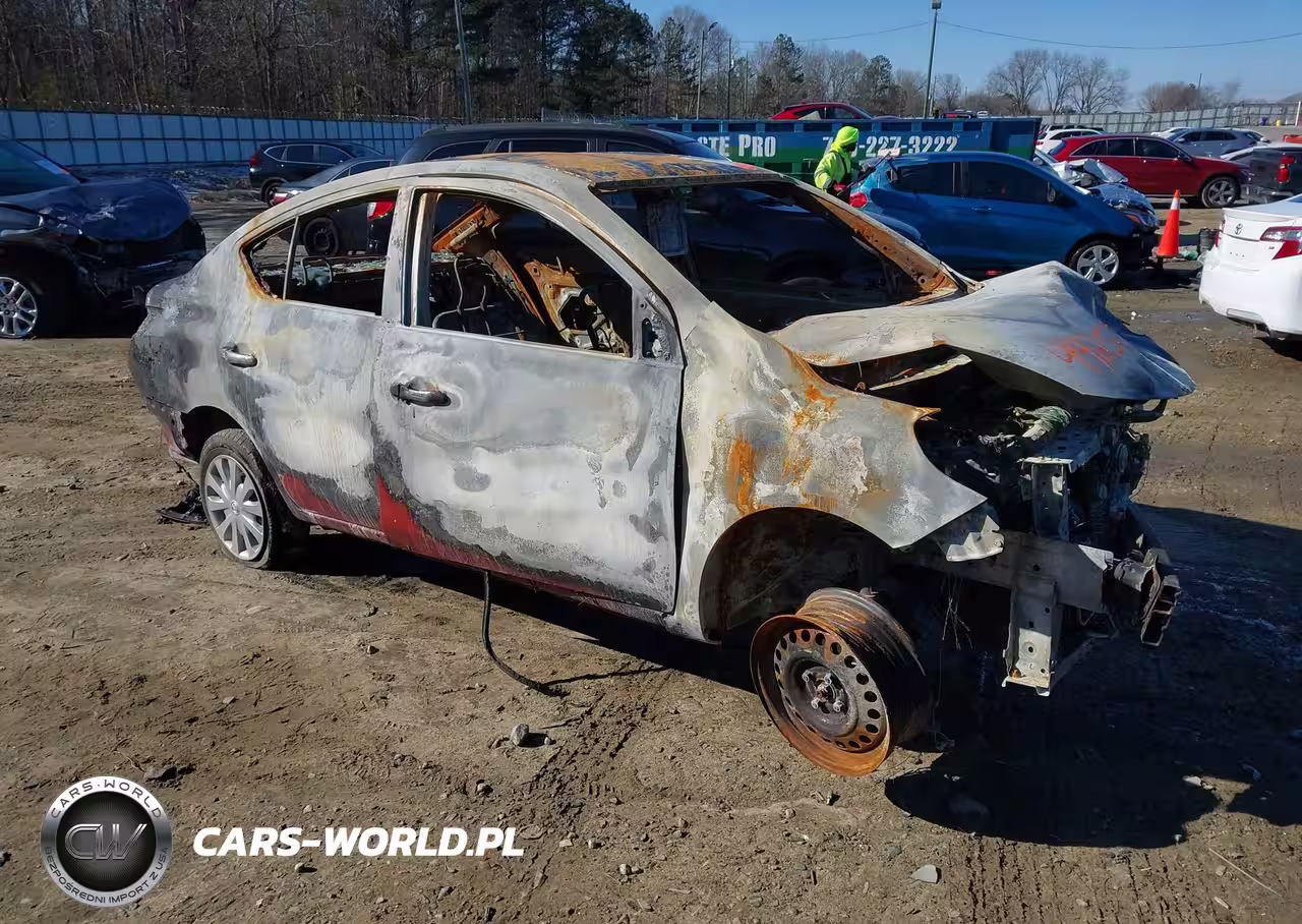 2013 Nissan Versa 1.6 Sv