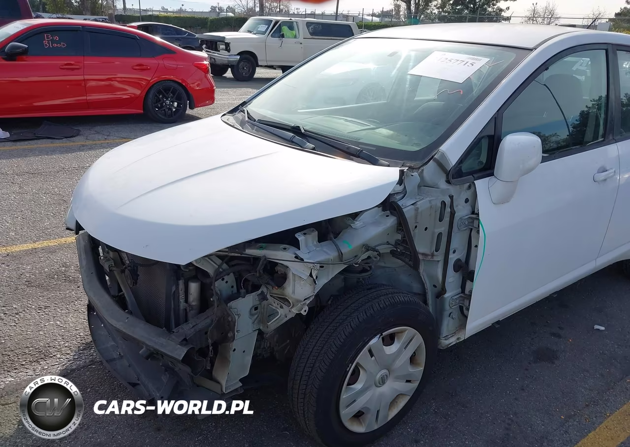 2010 Nissan Versa 1.8S VIN:3N1BC1CP7AL380198 - 6