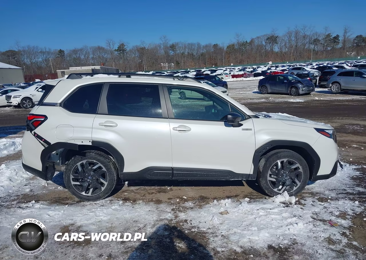 2025 Subaru Forester Premium Hybrid VIN:JF2SLSED6SH402232 - 13