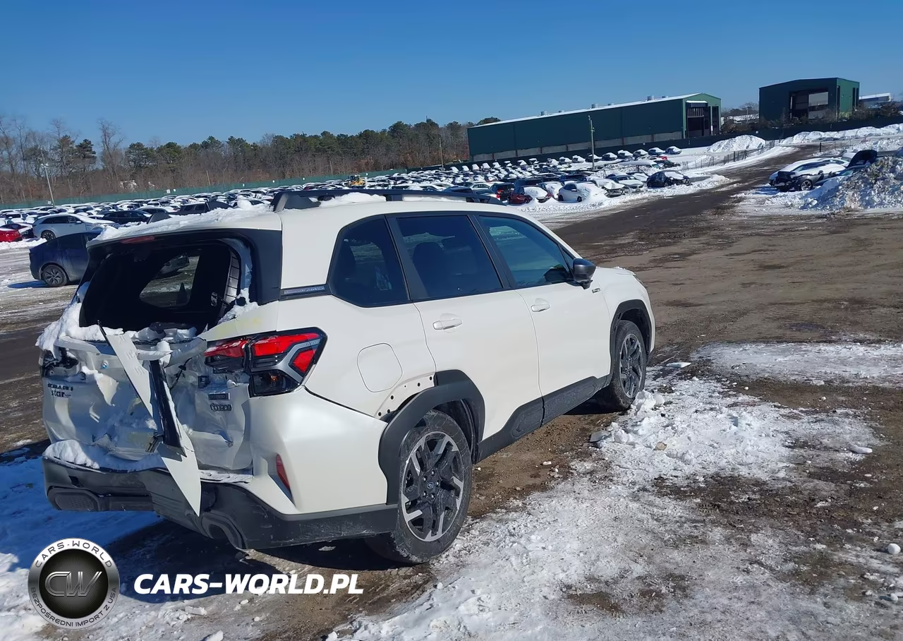 2025 Subaru Forester Premium Hybrid VIN:JF2SLSED6SH402232 - 4