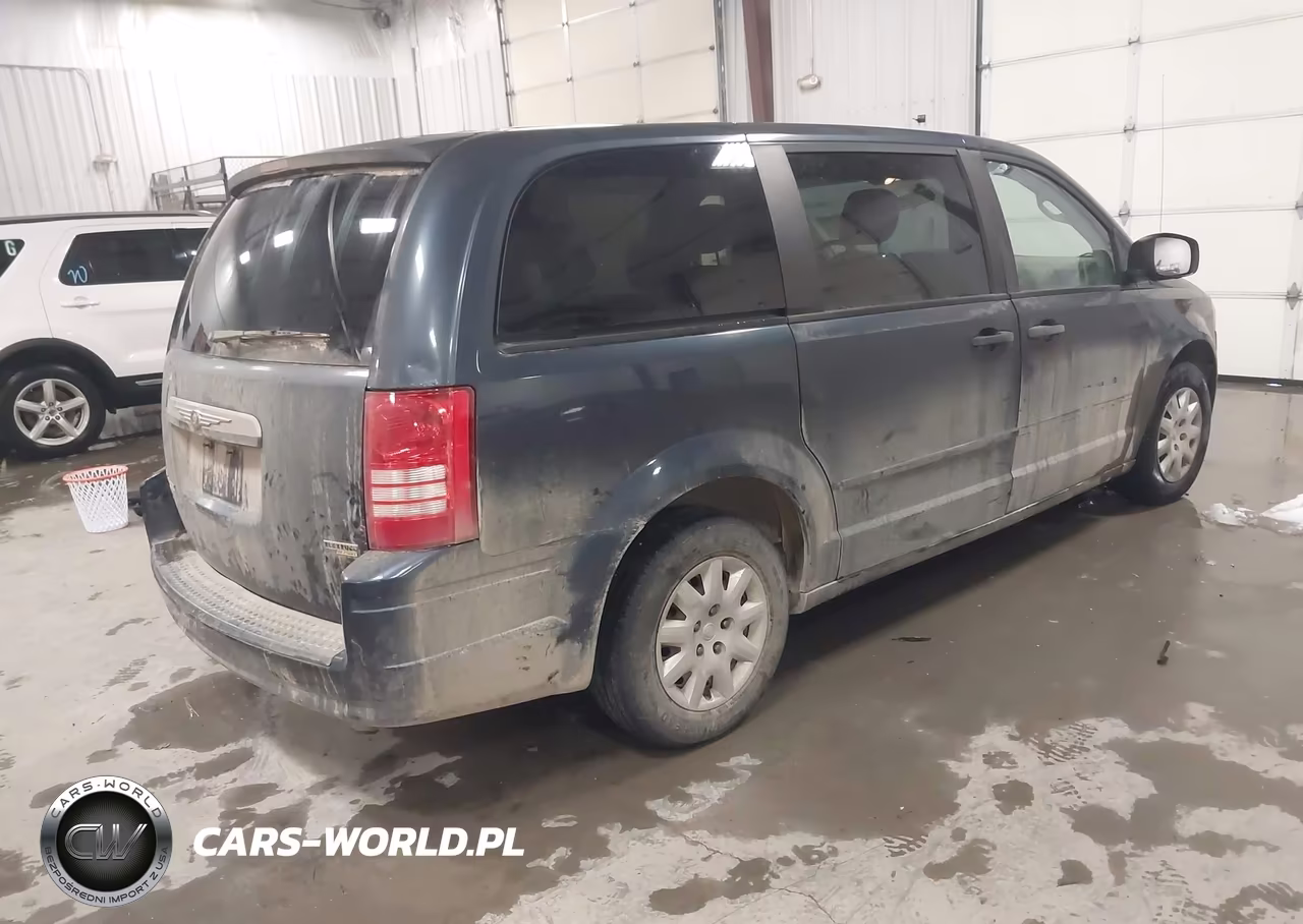 2008 Chrysler Town & Country Lx VIN:2A8HR44H18R671042 - 4