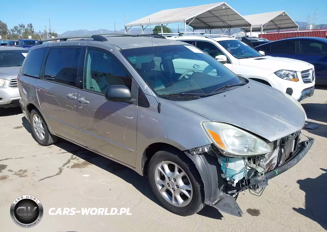 2005 Toyota Sienna Le