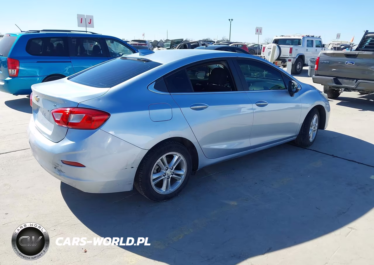 2018 Chevrolet Cruze Lt Auto VIN:1G1BE5SMXJ7115942 - 4