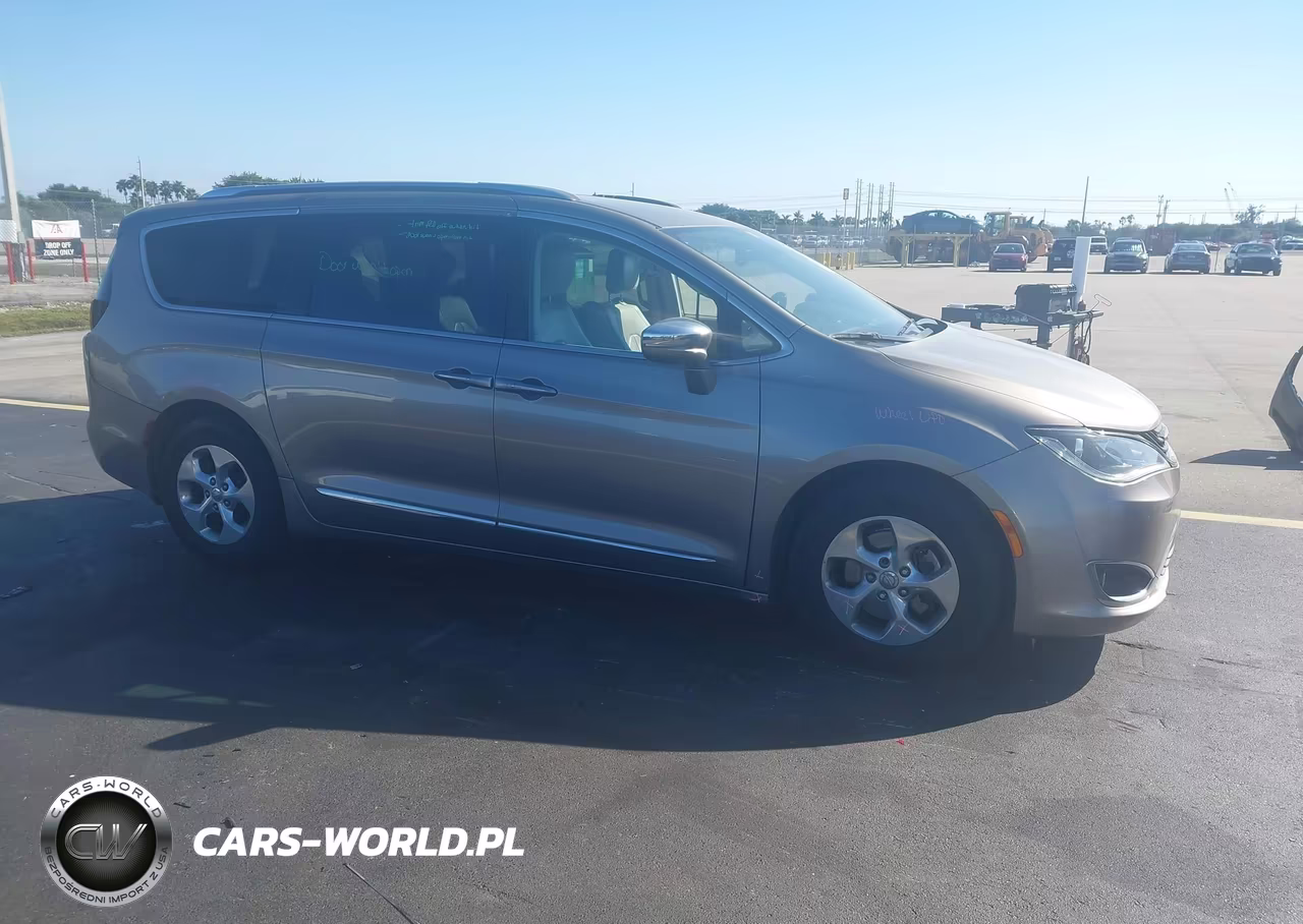 2018 Chrysler Pacifica Hybrid Limited – zdjęcie 1 z 17