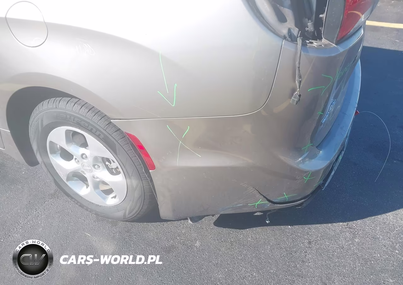 2018 Chrysler Pacifica Hybrid Limited VIN:2C4RC1N72JR236814 - 6