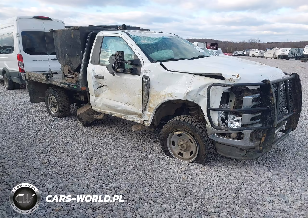 2023 Ford F-350 Chassis Xl