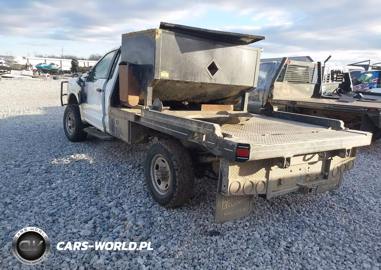 2023 Ford F-350 Chassis Xl VIN:1FDRF3FN2PEC61004 - 3