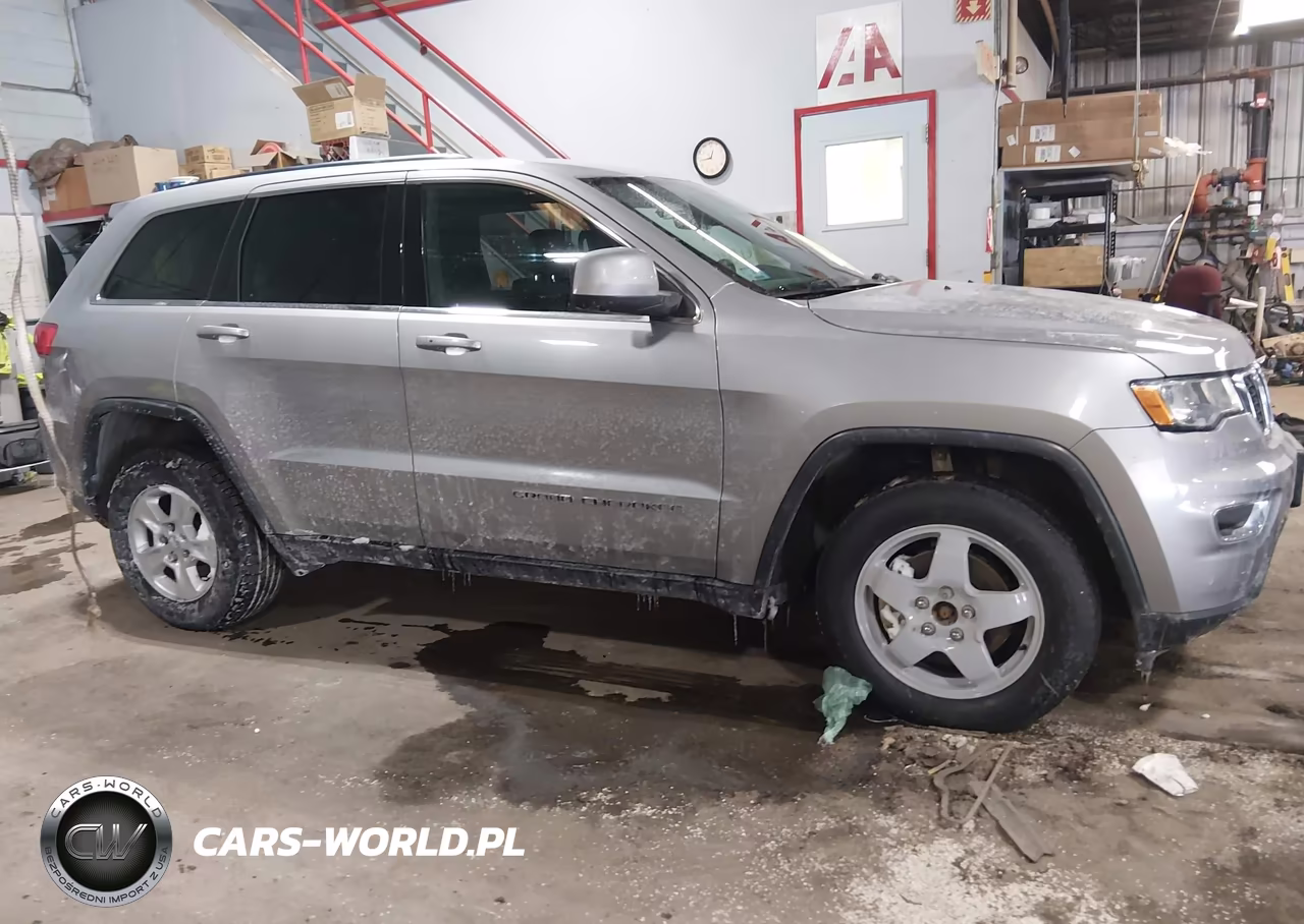 2017 Jeep Grand Cherokee Laredo 4X4 VIN:1C4RJFAG5HC769509 - 13