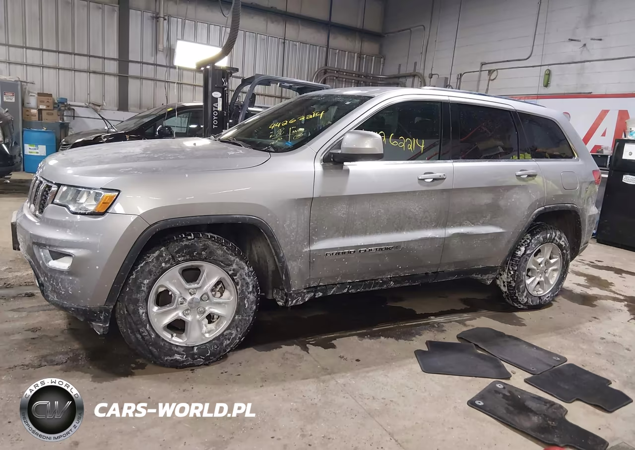 2017 Jeep Grand Cherokee Laredo 4X4 VIN:1C4RJFAG5HC769509 - 14