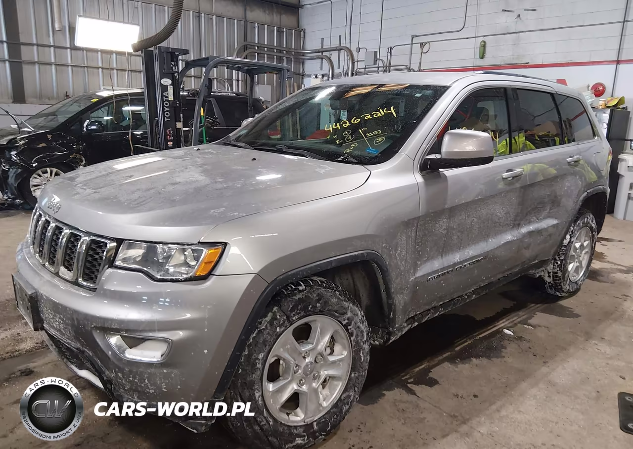 2017 Jeep Grand Cherokee Laredo 4X4 VIN:1C4RJFAG5HC769509 - 2